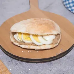 ساندوتش فول بالبيض